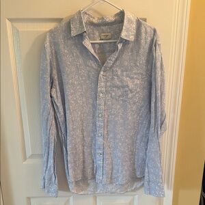 Club Monaco 100% linen button down shirt